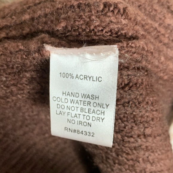 Two Sisters Open Front  Over- Sized Sweater Vest - Picture 8 of 8